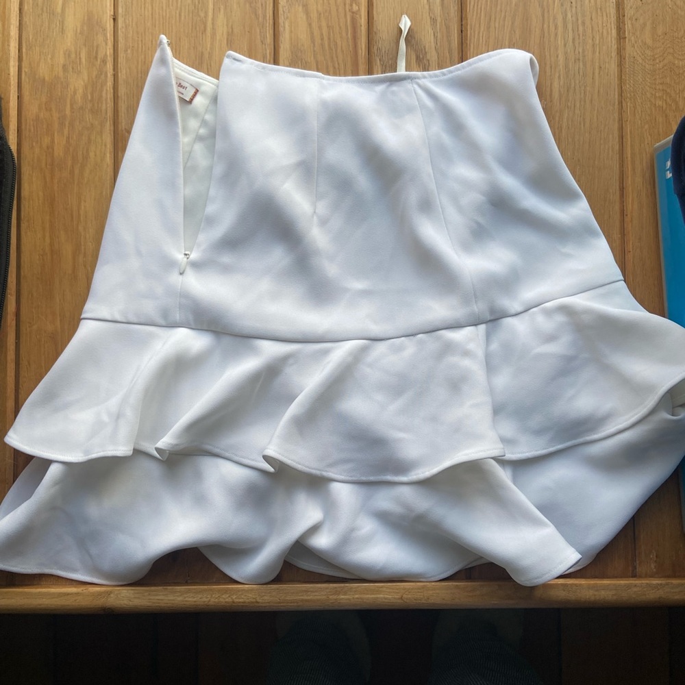 Aritzia white ruffle skirt